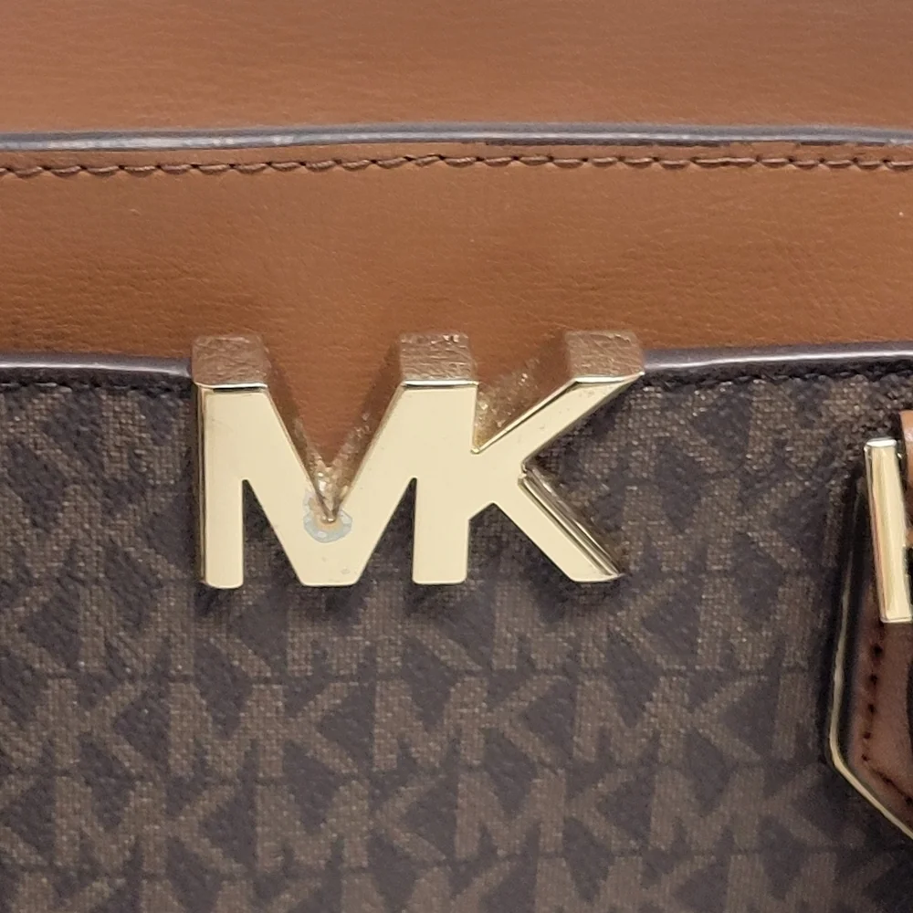 Michael Kors Mott Messenger Crossbody Bag.